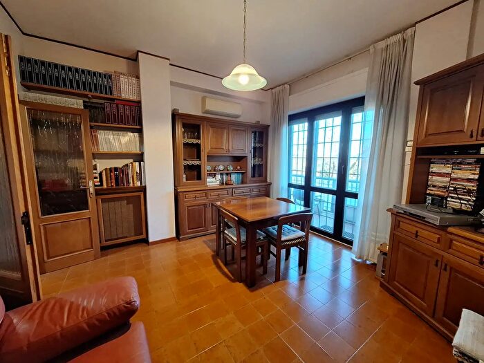 Appartamento con 5 locali in vendita in Via G di Vittorio, Morlupo