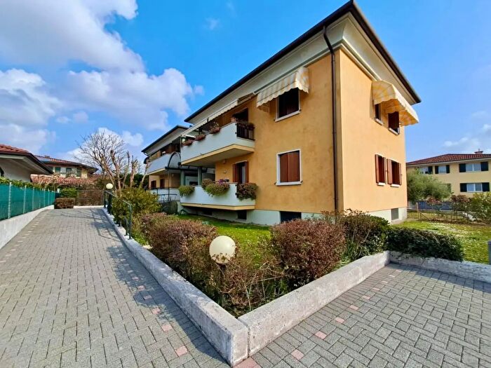 Appartamento con 5 locali in vendita in Azzano Decimo