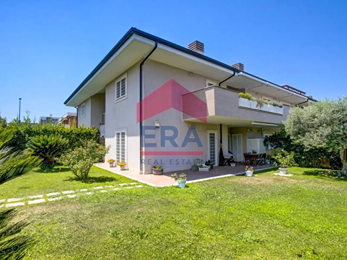 Appartamento bilocale in vendita in Via Amerigo Toth, Roma