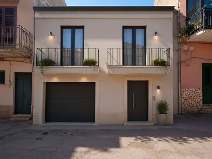 Casa trilocale in vendita in Via Falsomile, Palermo