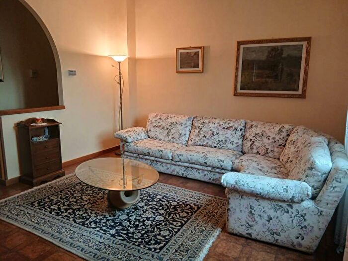 Appartamento trilocale in affitto in Via Vittorio Veneto, Centro, Carbonate