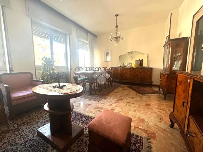 Appartamento trilocale in vendita in Via Crocifissa di Rosa, Brescia