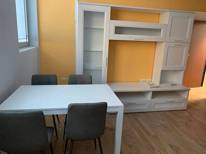 Appartamento bilocale in affitto in Via Lomellina, Argonne Corsica, Milano