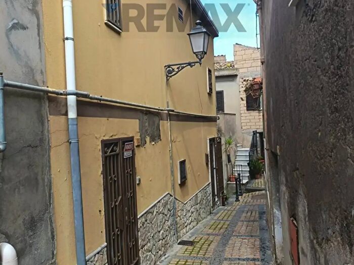 Appartamento quadrilocale in vendita in Via Girasole, Agira
