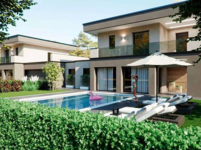 Casa con 8 locali in vendita in Castelnuovo Rangone