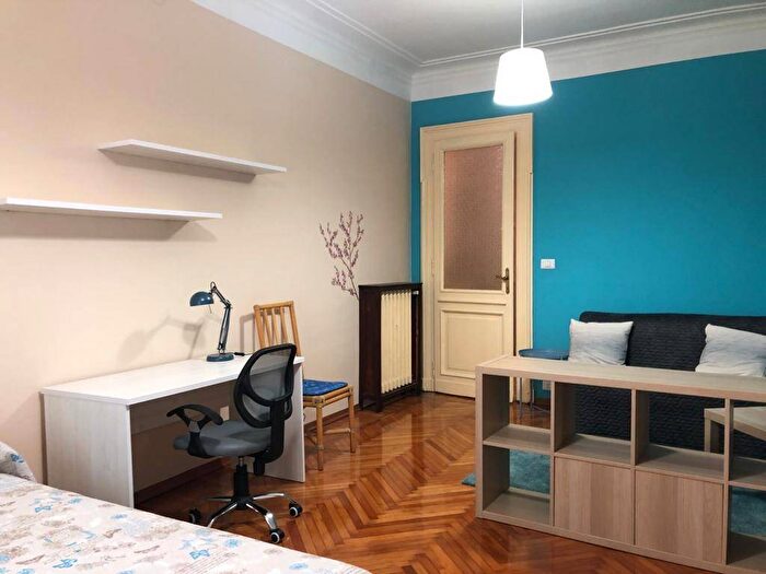 Appartamento quadrilocale in affitto in Via Artisti, Vanchiglia, Torino