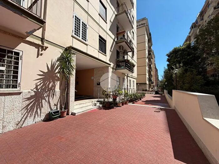 Appartamento trilocale in vendita in Via Val di Lanzo, Roma