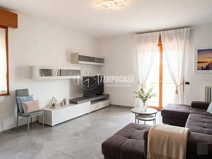 Appartamento con 5 locali in vendita in Formigine