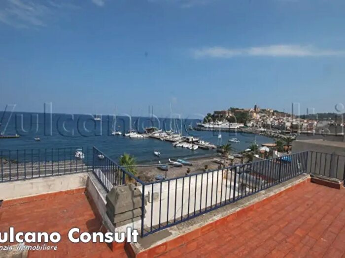 Casa con 6 locali in vendita in Via Francesco Crispi, Lipari