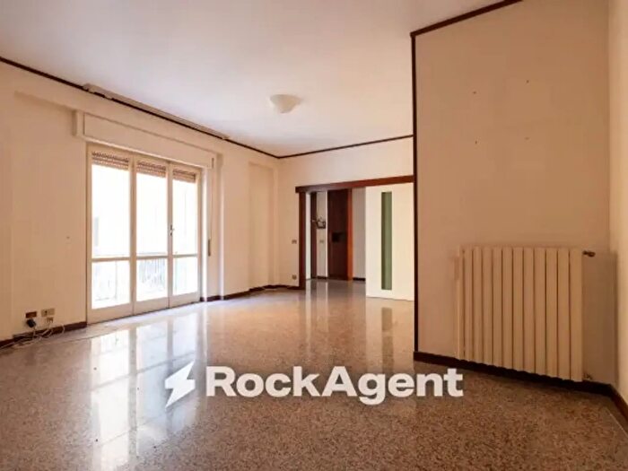 Appartamento con 5 locali in vendita in Via Raffaele Teti, Catanzaro