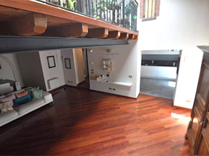 Casa quadrilocale in affitto in Loggia Garibaldi, Brescia