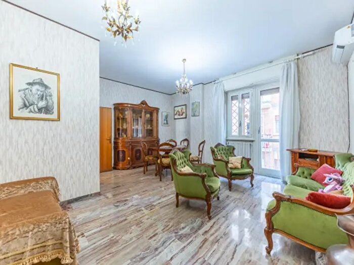 Appartamento trilocale in vendita in Via Edoardo Ferravilla, Roma