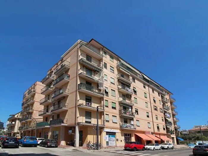 Appartamento trilocale in vendita in Via Dante Alighieri, Grottammare