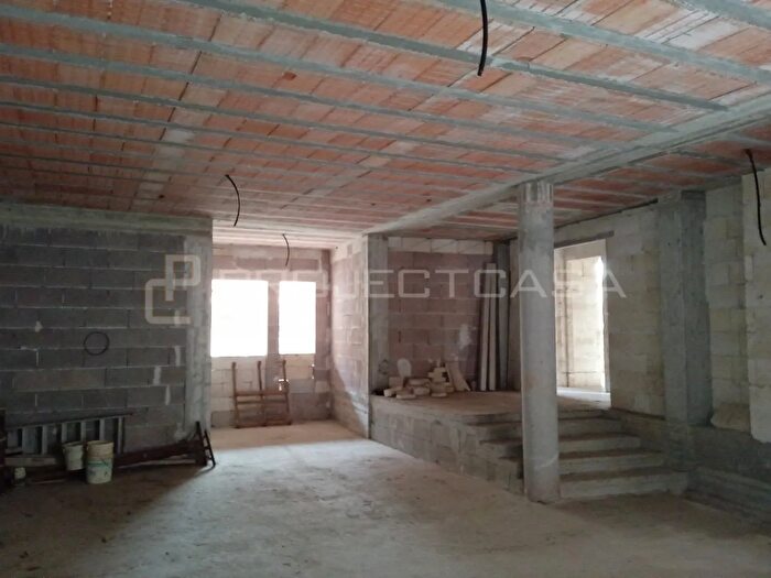 Casa con 10 locali in vendita in Via Napoli, Scorrano