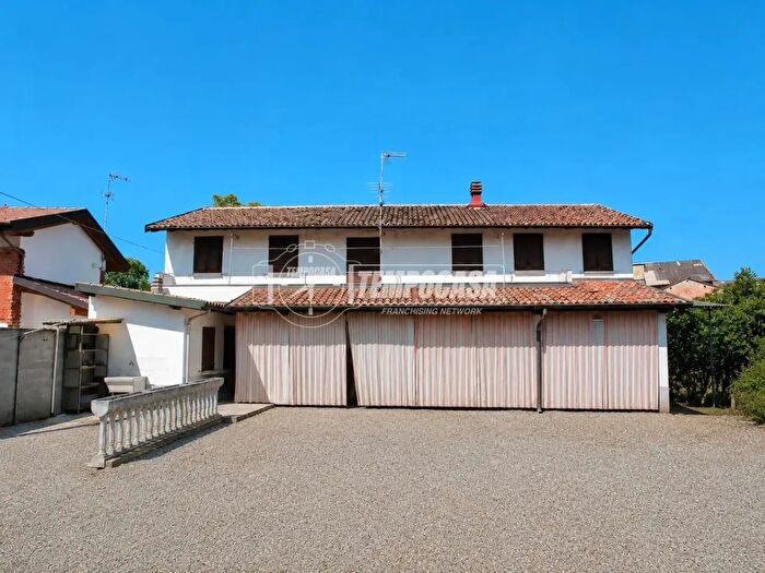 Casa quadrilocale in vendita in Tornaco