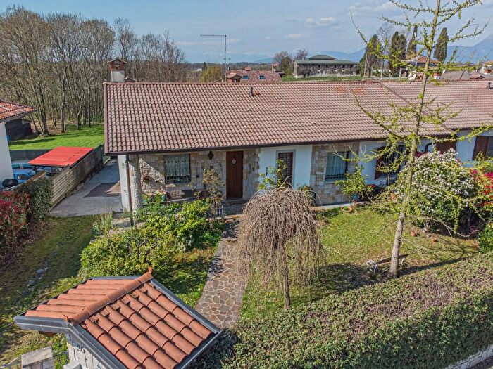 Casa trilocale in vendita in Via Tricesimo, Tarcento