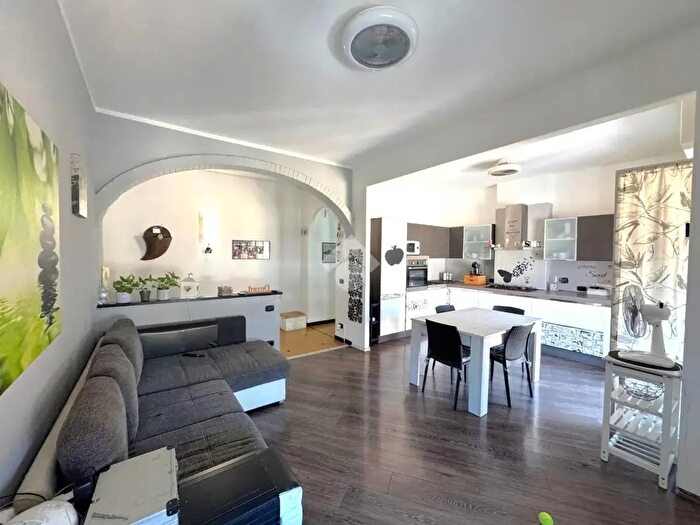 Appartamento quadrilocale in vendita in Via Pasquale Pastorino, Genova