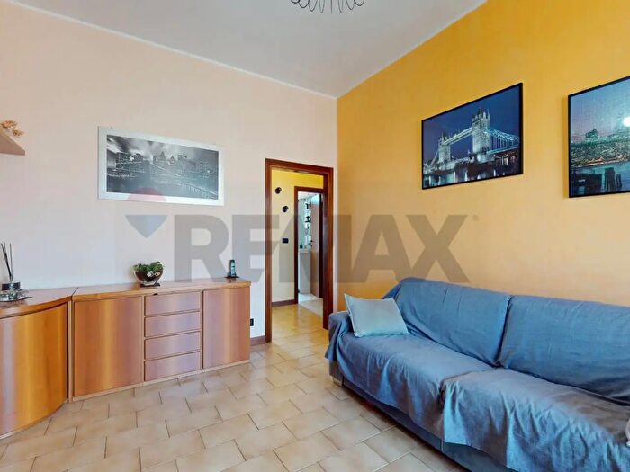 Appartamento trilocale in vendita in Via Alessandria, Rho