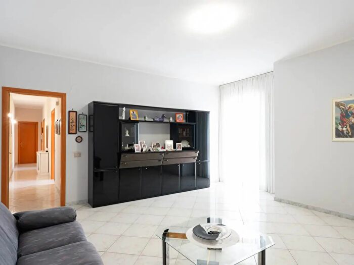 Appartamento trilocale in vendita in Via Cantagallo, Acireale