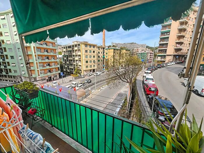 Appartamento con 5 locali in vendita in Via San Martino, Genova