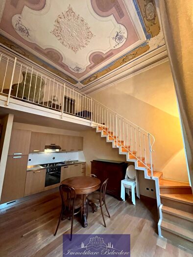 Appartamento trilocale in affitto in Via Montebello, Firenze