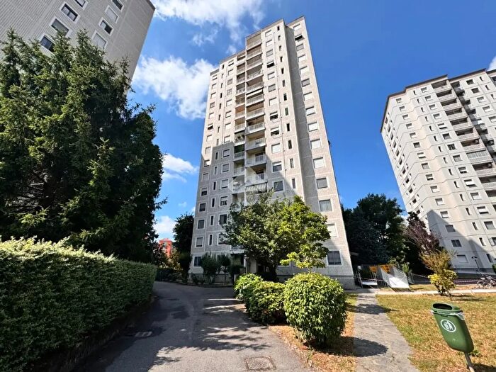 Appartamento trilocale in vendita in Via Giacomo Quarenghi, Milano