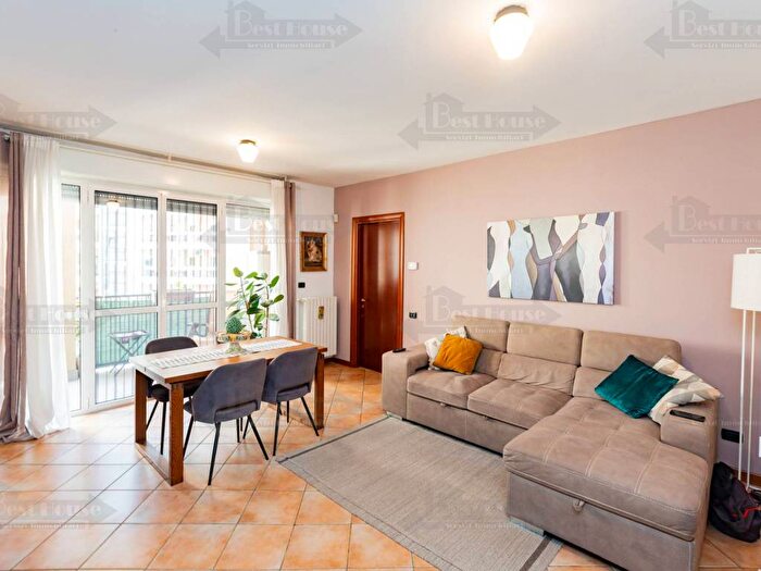 Appartamento trilocale in affitto in Via Caduti in Missione di Pace, Rubattino, Milano