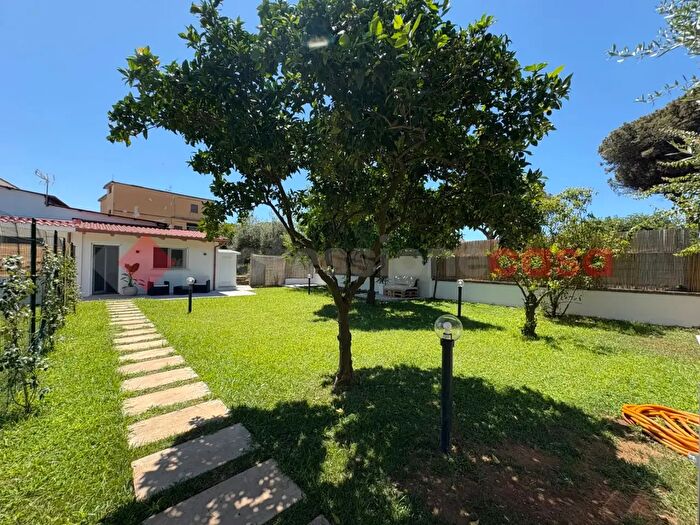 Casa bilocale in vendita in Via Appia Nuova, Terracina