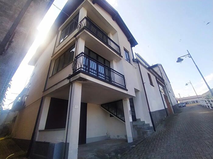 Appartamento quadrilocale in affitto in Via Cavalier Roffino, Andrate