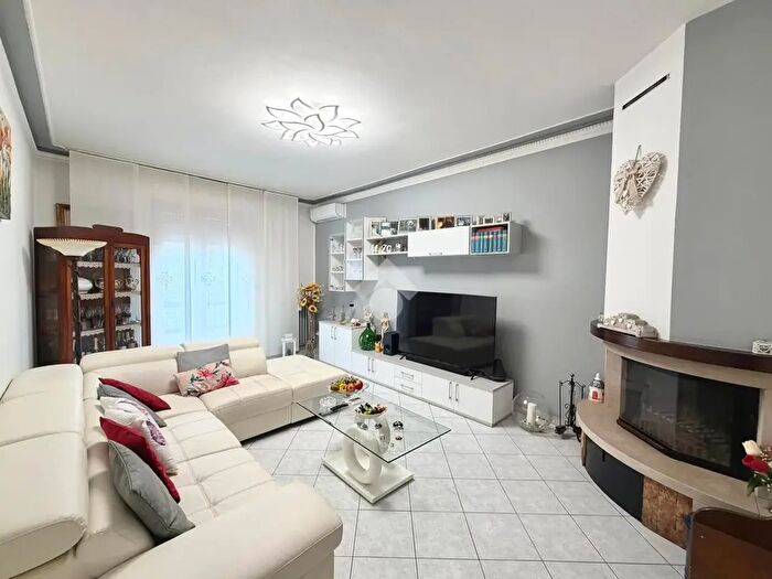 Appartamento quadrilocale in vendita in Via Venezia, Montemurlo