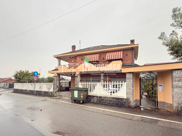 Appartamento con 6 locali in vendita in Via Cascina Nuova, Bruino