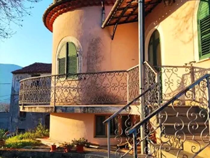 Appartamento con 5 locali in vendita in Via Sant Elena, Trecchina