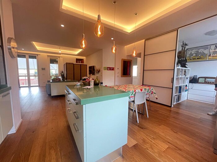 Appartamento con 6 locali in vendita in Firenze