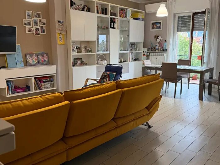Appartamento trilocale in vendita in Via Renato Serra, Brescia