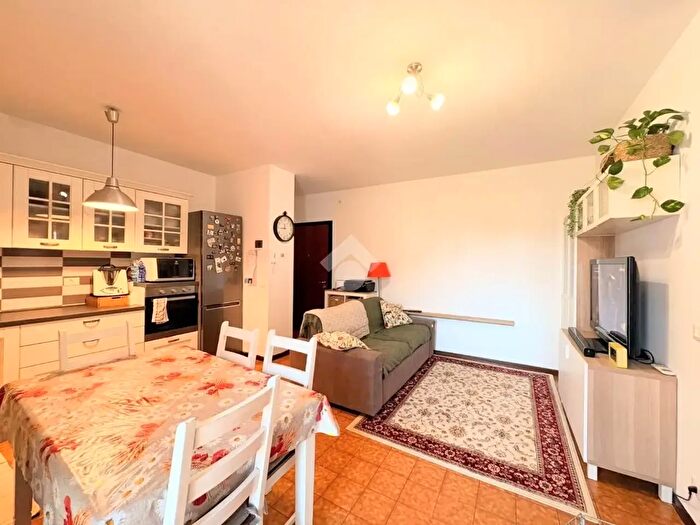 Appartamento trilocale in vendita in Via Bergamo, Casier