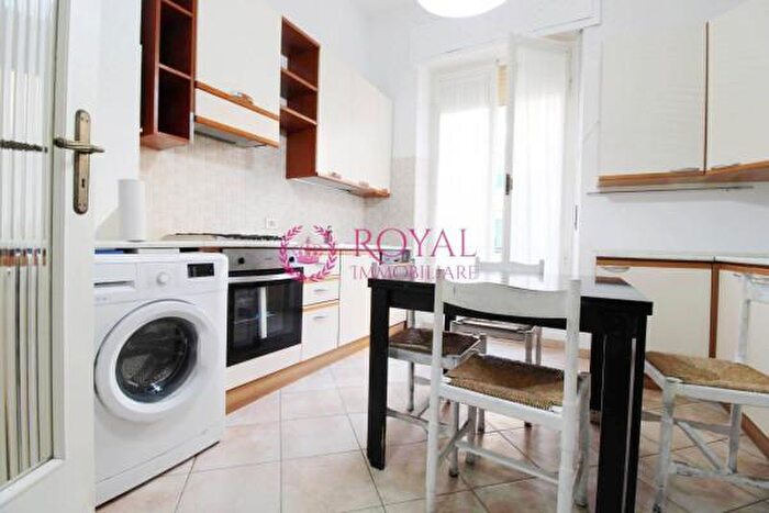 Appartamento con 5 locali in vendita in Largo del Cisternino, Livorno