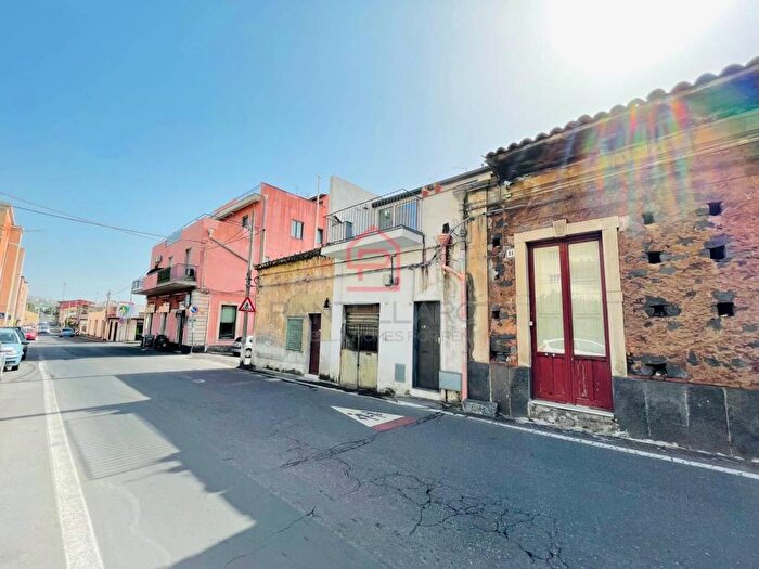 Casa quadrilocale in affitto in Via Nuovalucello, Nuovalucello Leonardo Da Vinci, Catania