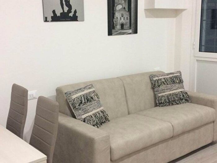 Appartamento monolocale in affitto in Via Pasubio, Saffi, Bologna