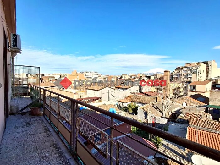 Appartamento trilocale in vendita in Via Maricchiolo, Catania