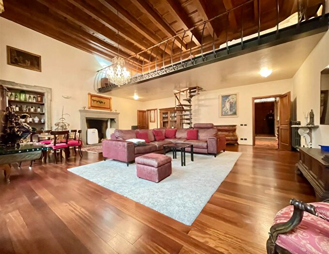 Appartamento quadrilocale in vendita in Firenze, Firenze