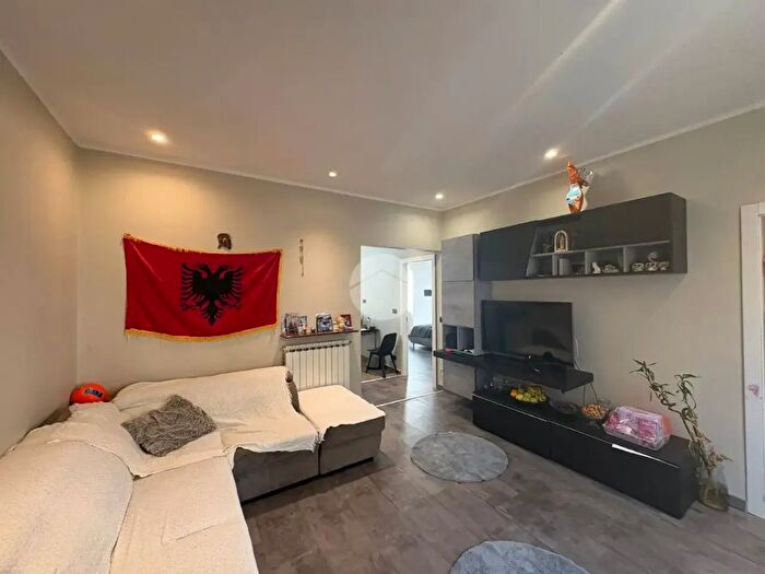 Appartamento trilocale in vendita in Via del Campasso, Genova