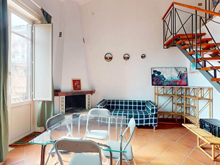 Appartamento bilocale in affitto in Via Enrico Albanese, Borgo Vecchio, Palermo