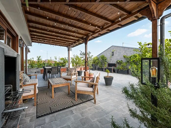 Appartamento con 5 locali in vendita in Via Filippo Tajani, Milano