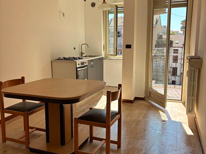 Appartamento trilocale in affitto in Via Fabbriche, San Paolo, Torino