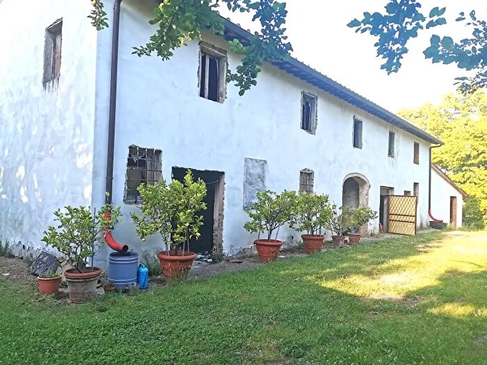 Casa con 15 locali in vendita in Scarperia e San Piero