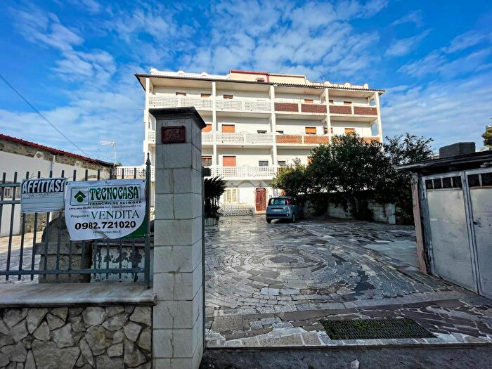 Appartamento bilocale in vendita in Via M De Luca, Nocera Terinese