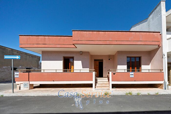 Casa con 5 locali in vendita in Via GRossini, Taviano