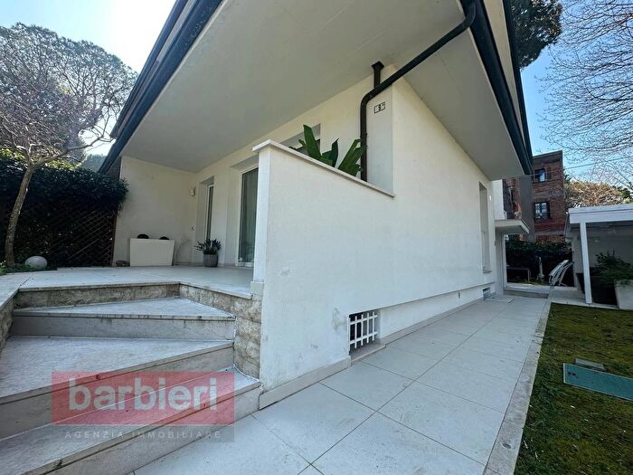 Casa con 7 locali in affitto in Via Cellini, Cervia