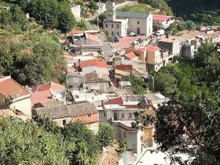Casa con 6 locali in vendita in Via Gimello, Rometta