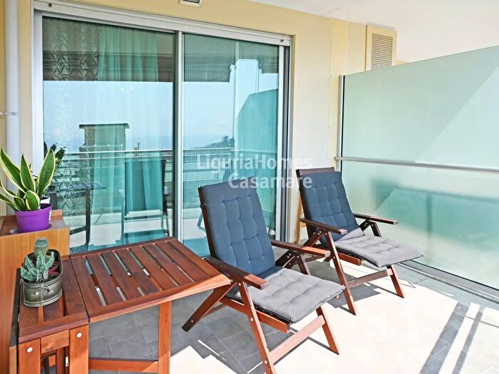 Appartamento trilocale in vendita in Strada Privata Serenella, Sanremo